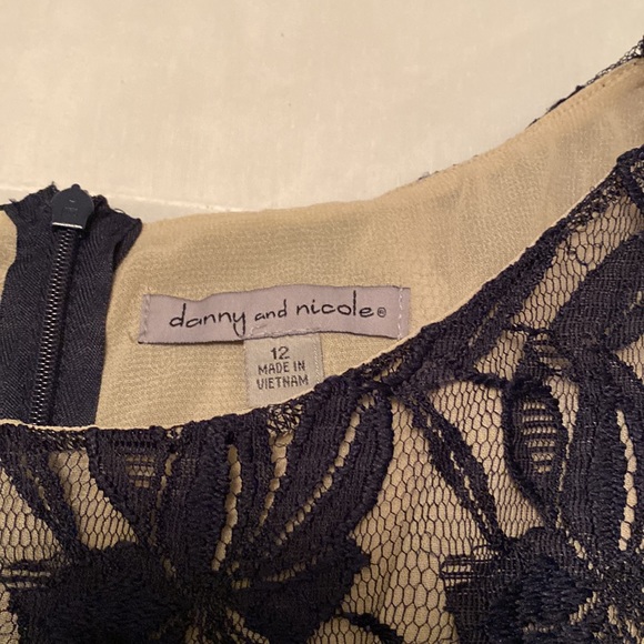 donny & nicoles lace dress - Picture 3 of 3